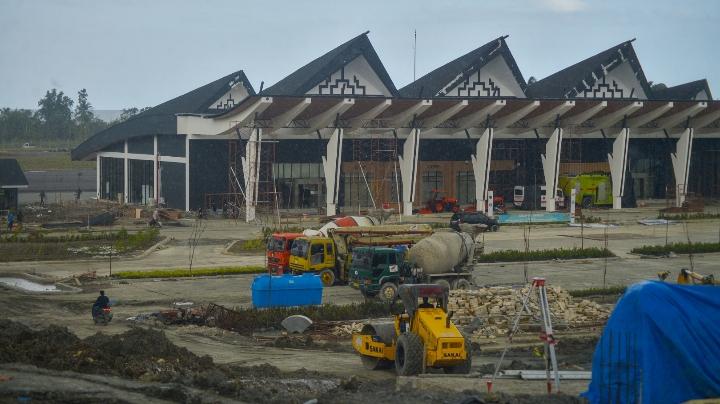 Berita Presiden Jokowi Bangun 25 Lapangan terbang Baru sampai 2023.
