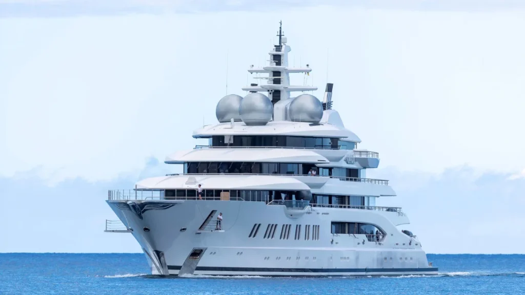 Biaya bulanan AS menghabiskan sekitar $20 juta untuk superyacht 