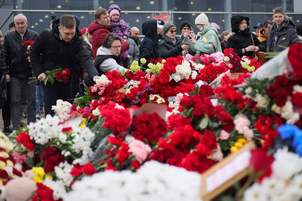 Ribuan orang berkumpul di Rusia untuk berduka 