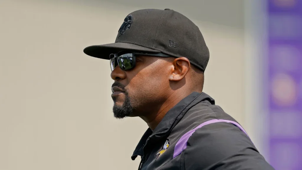 Brian Flores dari Minnesota Vikings ingin 'berkembang' setelah kritik Tua Tagovailoa