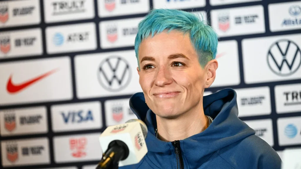 Ikon sepak bola Amerika Megan Rapinoe telah mempensiunkan seragam