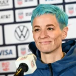 Ikon sepak bola Amerika Megan Rapinoe telah mempensiunkan seragam