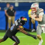 Quarterback UNLV mengumumkan keputusan mendadak untuk keluar dari tim